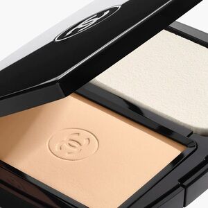 Chanel Ultra Le Teint B10 BRAND NEW IN BOX